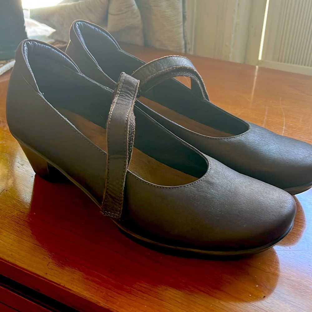 Naot Brown heels size 41/10